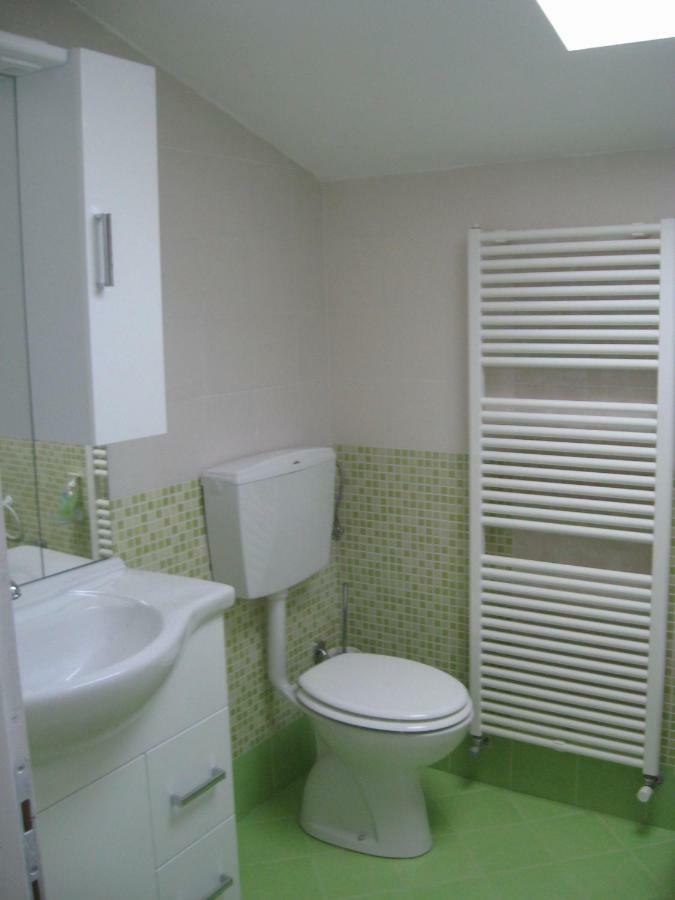 Country House Lokev Guest House ภายนอก รูปภาพ